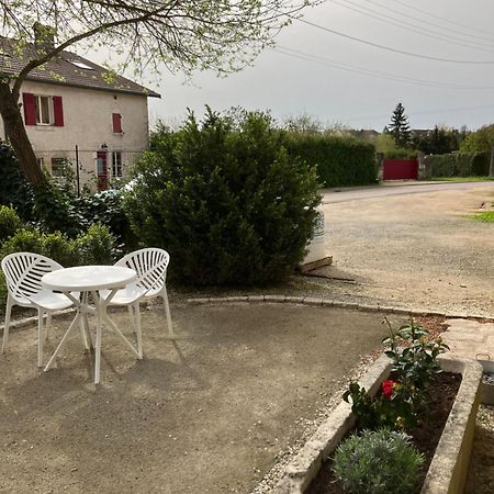 Le Temps Retrouve Hotel Rouvres-la-Chetive Exterior photo