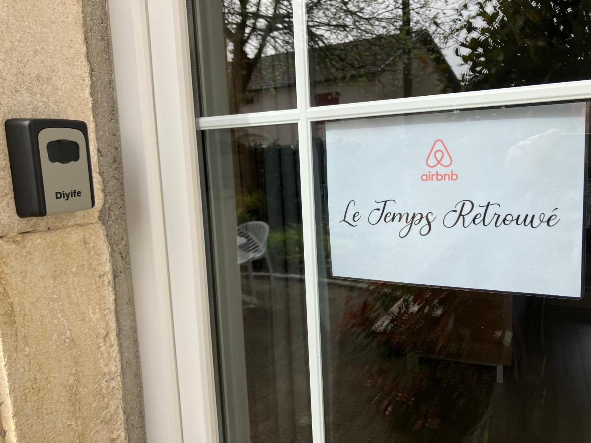 Le Temps Retrouve Hotel Rouvres-la-Chetive Exterior photo